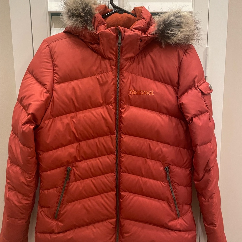 Womens size S marmot coat.